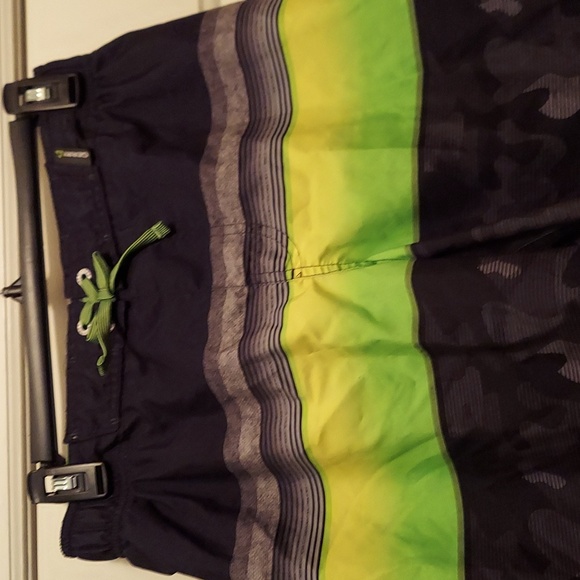 Boy's Gerry boardshorts - Picture 4 of 7